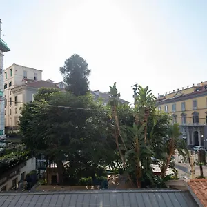 Bed & Breakfast Well - Piazza Dei Martiri, Napoli